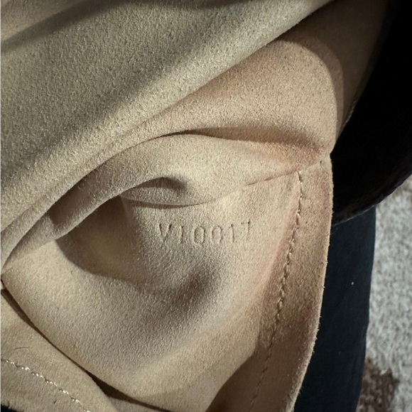 Louis Vuitton Artsy Gm - Picture 6 of 13